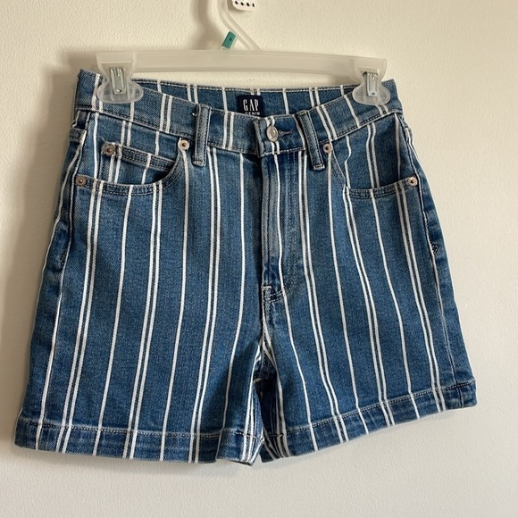 GAP Mom Jean Shorts 00 24 Blue White Striped Denim Pockets Cotton Mid 4” Inseam - Picture 2 of 14